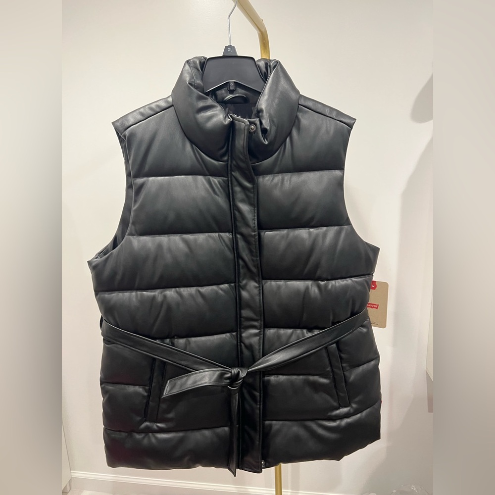 Levi's Black Puffer Vest